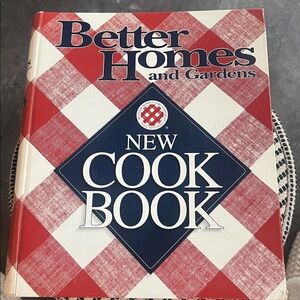 1981 Vintage Better Homes and Gardens cookbook. Complete variety of recipes.